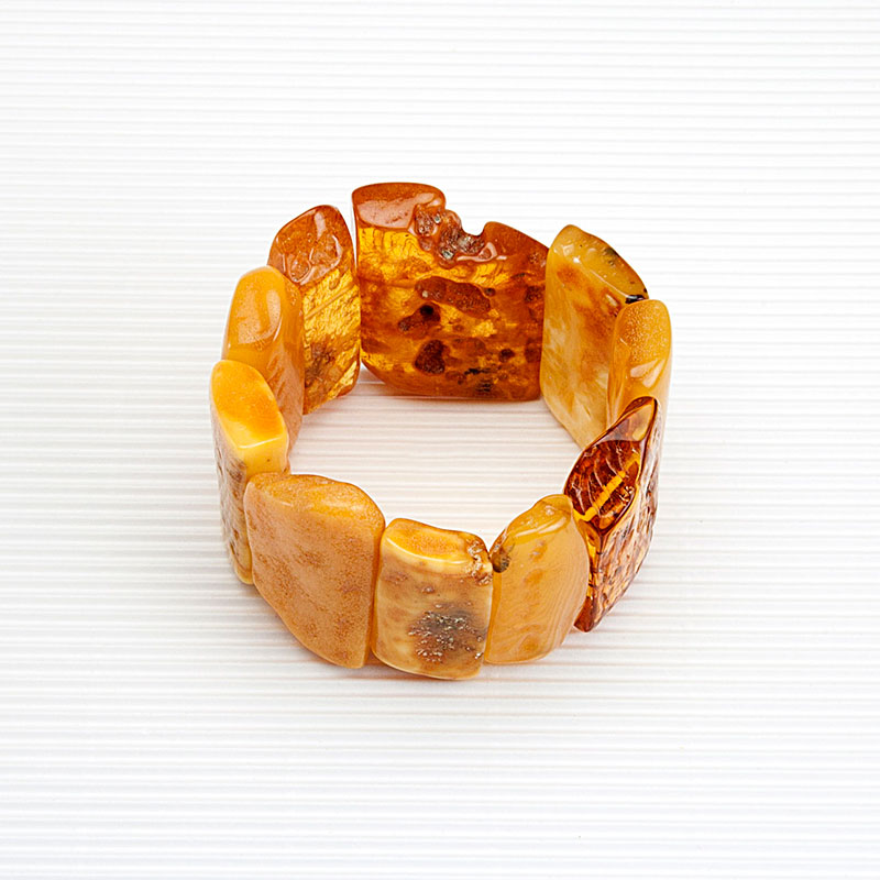 Bracelet made of genuine amber from Baltic sea - cut by hand (elastic).