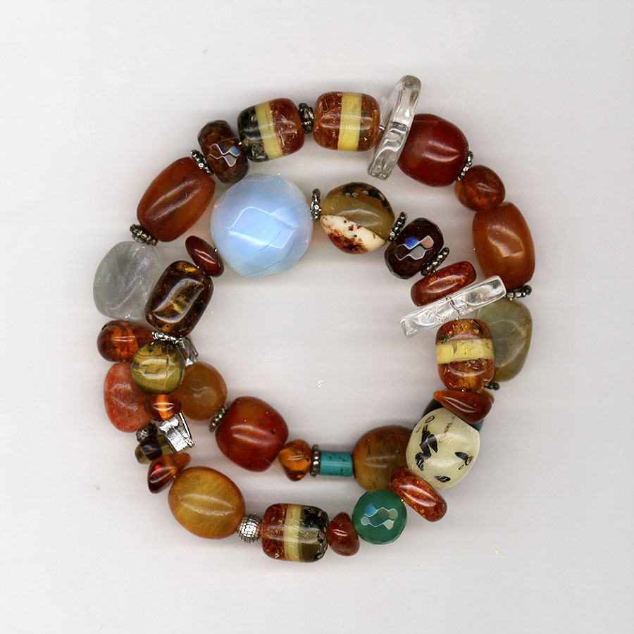 Bracelet with beads made of old mixture of artificial resins of Egypt (1960), Baltic Sea Amber (cut by hand and Ambroid), Artificial Resin, Agates and tin

