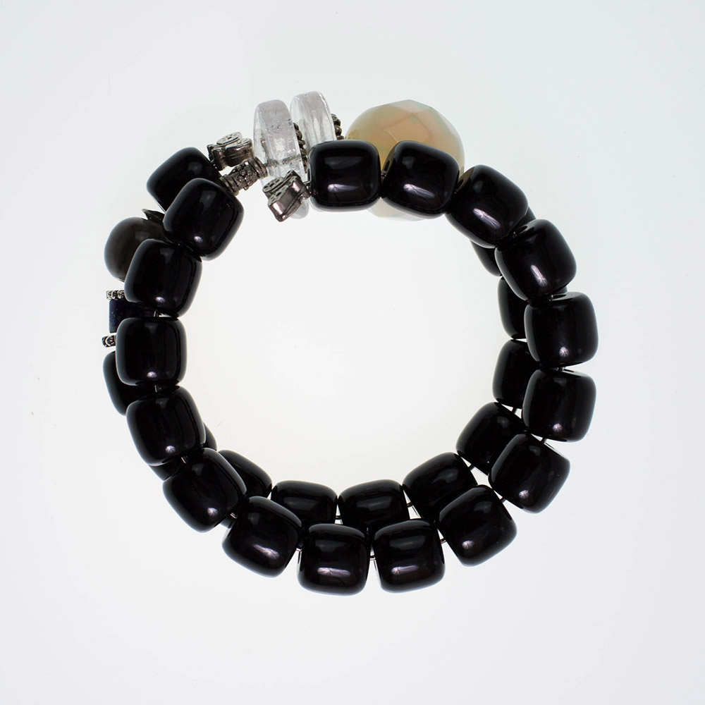Bracelet made of artificial resin, Black moon stone lapis and quartz 