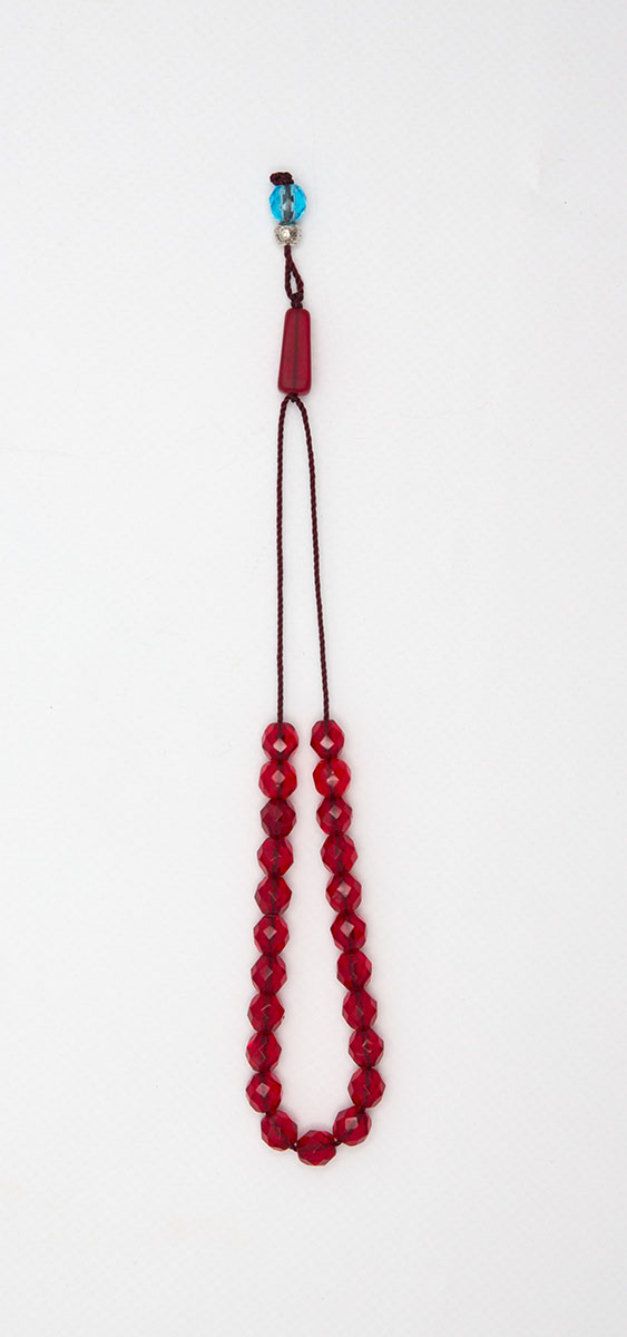komboloi-amulet made of crystal  - multi-edged (transparent red)
pawer