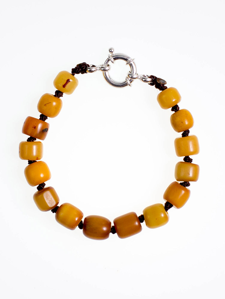 Bracelet made of Mastic-Amber, old mixture of amber and bakelite (1930-1950) and silver